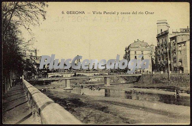 Vista parcial de girona y cauce del río oñar