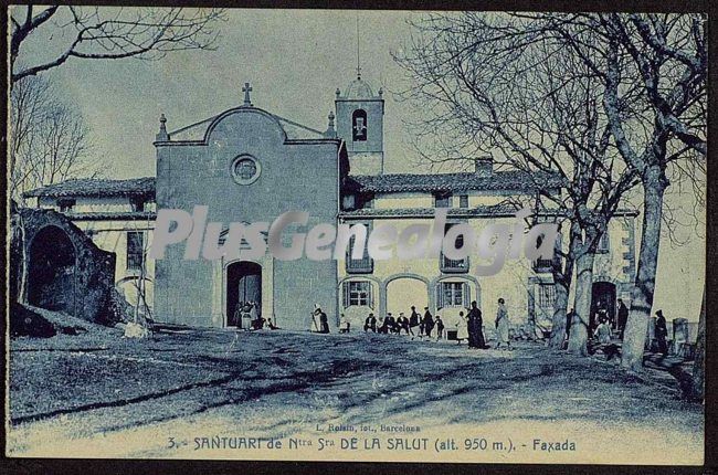 Faxada del santuari de nuestra señora de la salut en sant feliu de pallarols (girona)