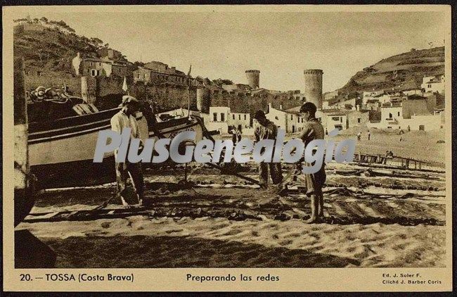 Preparando las redes en tossa de mar (girona)