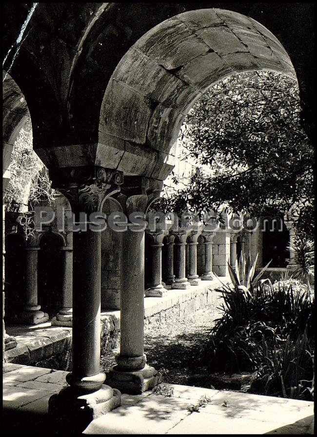 Claustro siglo xii de santa maria de vilabertran (gerona)