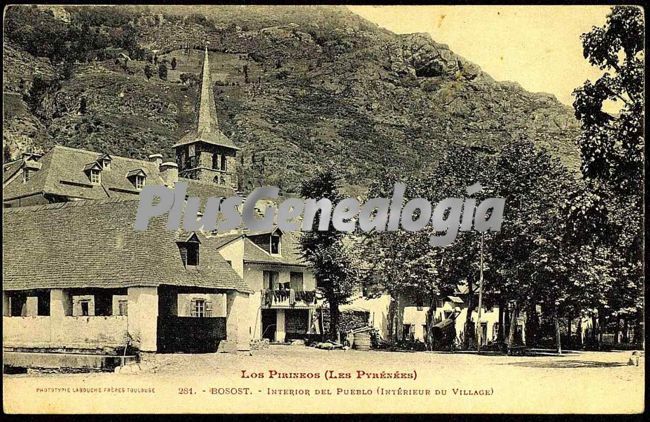 Interior del pueblo de bossots en el valle de arán (lleida)