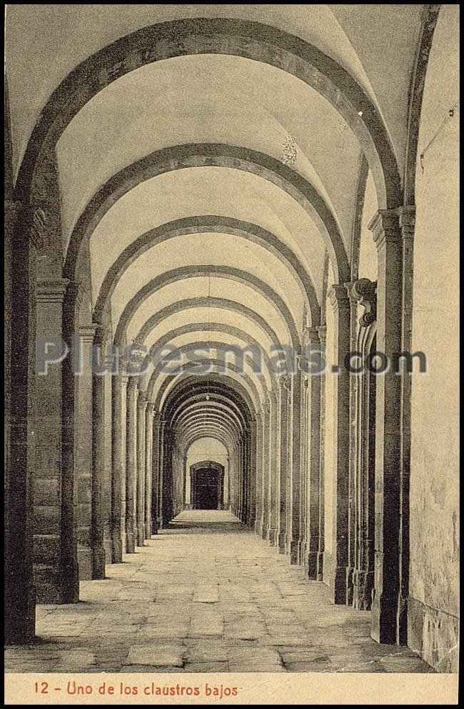 Uno de los claustros bajos de la ex-universidad de cervera (lleida)