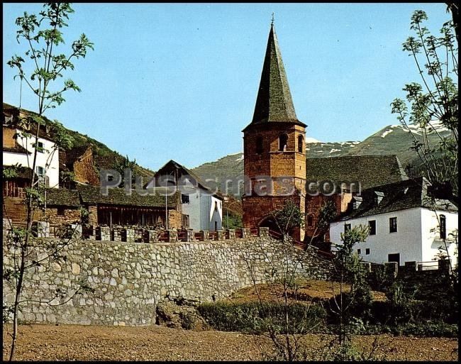 Iglesia gótica de gausach dentro del valle de arán (lleida)