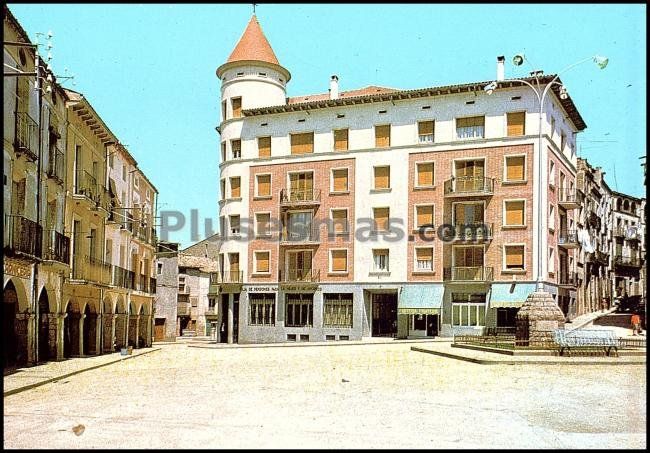 Plaza del generalísimo franco en pons (lleida)