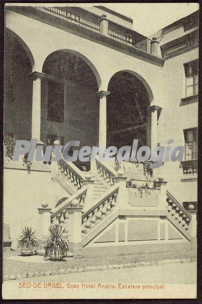 Escalera principal del gran hotel andría de seo de urgel (lleida)