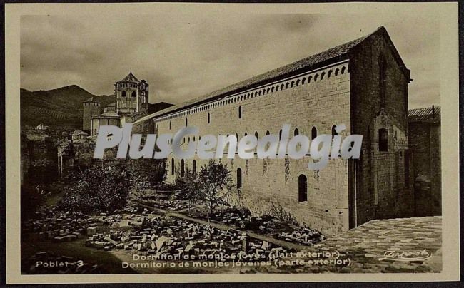 Parte exterior del dormitorio de monjes jóvenes de poblet (tarragona)