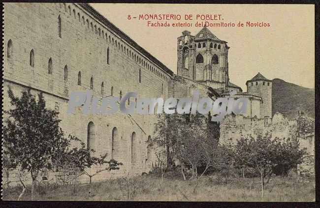 Fachada exterior del dormitorio de novicios del monasterio de poblet (tarragona)