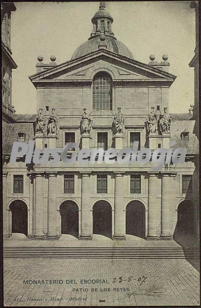 Patio de los Reyes en el Monasterio de El Escorial (Madrid)