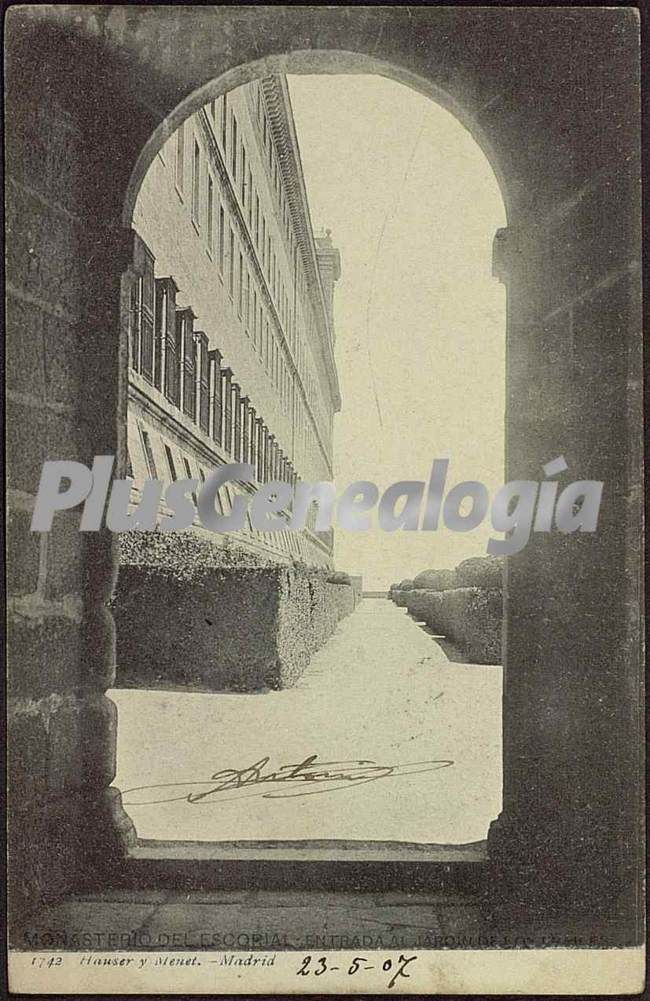 Entrada a uno de los Jardines del monasterio de El Escorial (Madrid)