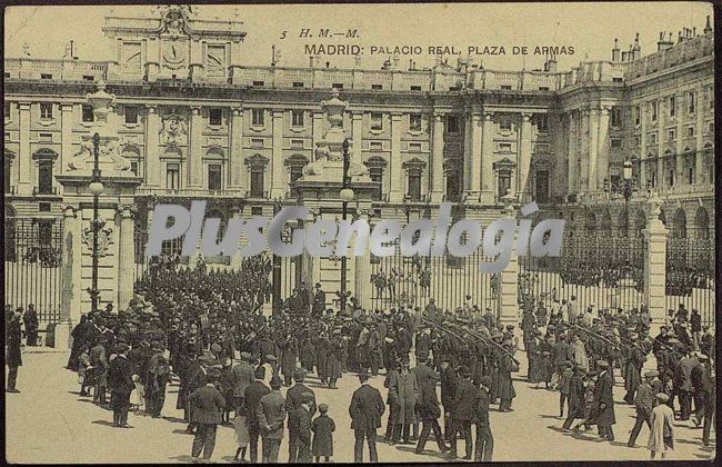 Palacio Real de Madrid: Plaza de Armas