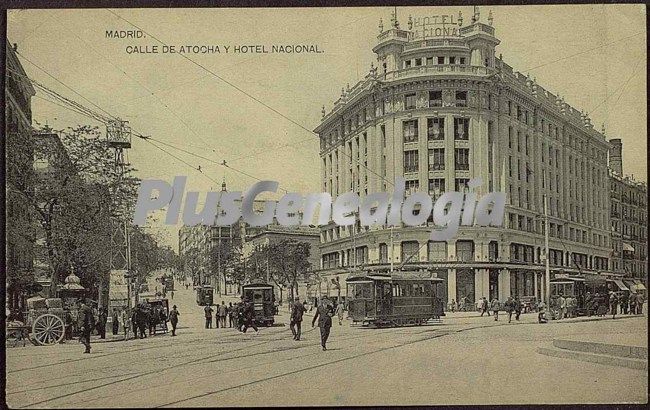 Calle de Atocha y Hotel Nacional en Madrid