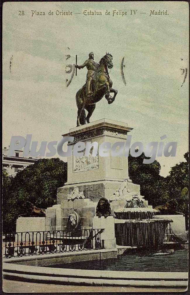 Plaza de Oriente - Estatua de Felipe IV en Madrid