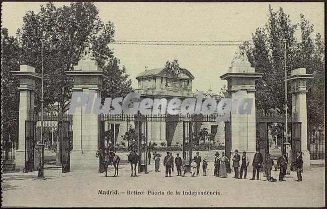 Puerta de la Independencia del Parque del Retiro en Madrid