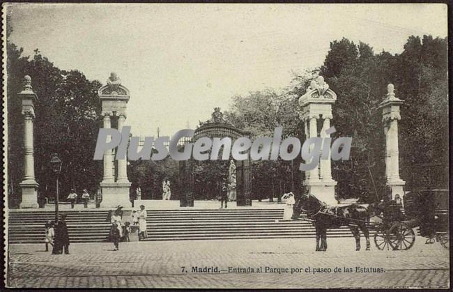 Entrada al Parque del Retiro en Madrid por el Paseo de las Estatuas