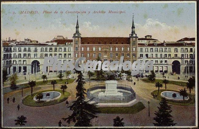 Plaza de la Constitución y Archivo Municipal