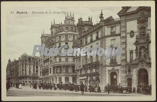 Entrada de la Gran Vía en Madrid