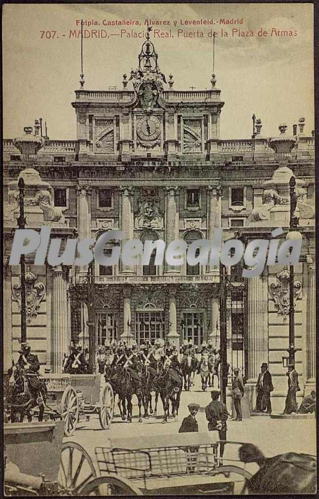 Puerta de la Plaza de Armas del Palacio Real de Madrid