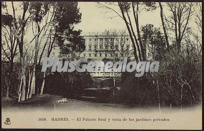El Palacio Real y vista de los Jardines Privados en Madrid