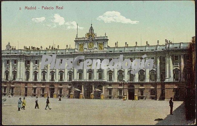 Vista Frontal del Palacio Real en Madrid