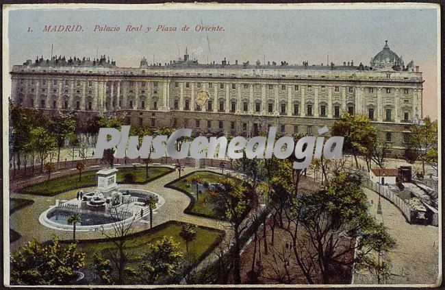 Vista del Palacio Real y Plaza de Oriente en Madrid