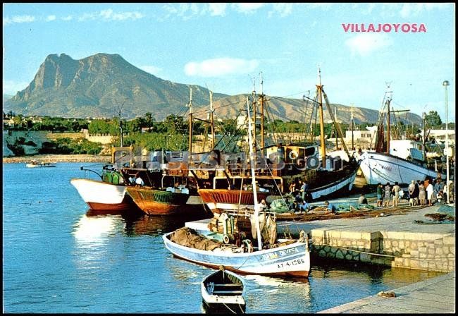 Vista del puerto de villajoyosa (alicante)