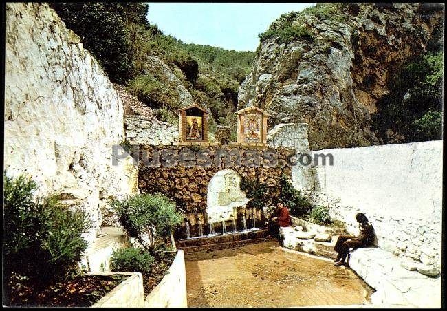 Fuente de los baños en montanejos (castellón)