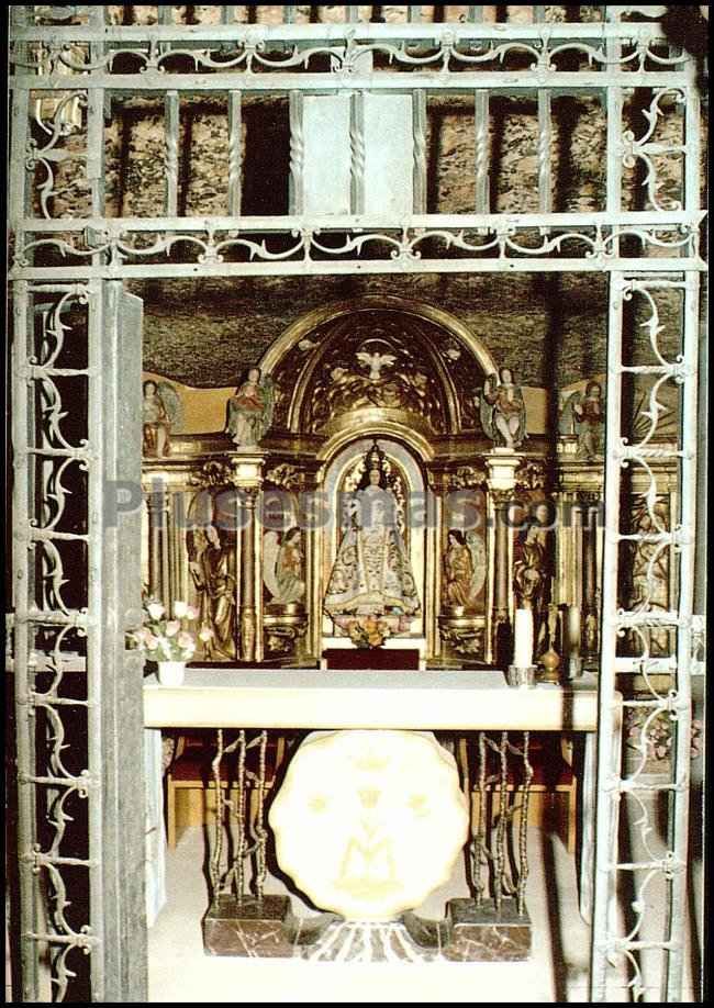 Altar de la virgen encuadrado por la verja de zorita (castellón)