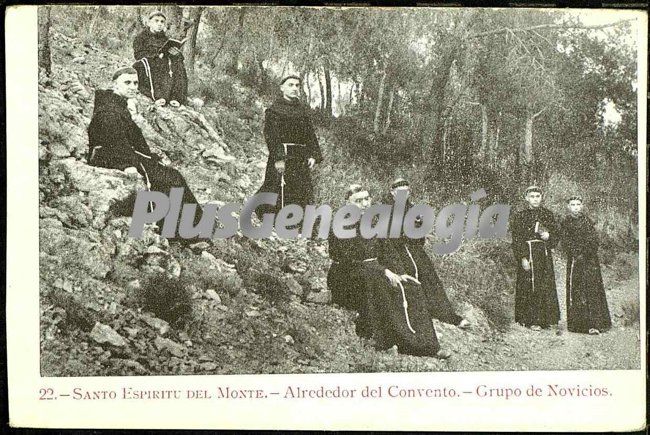 Grupo de novicios en los alredeores del convento del santo espíritu del monte de valencia