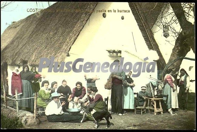 Comida de una paella en la barraca en valencia