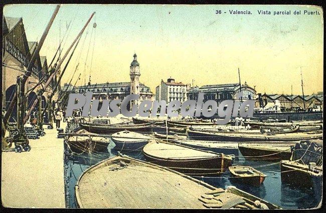 Vista parcial del puerto de valencia