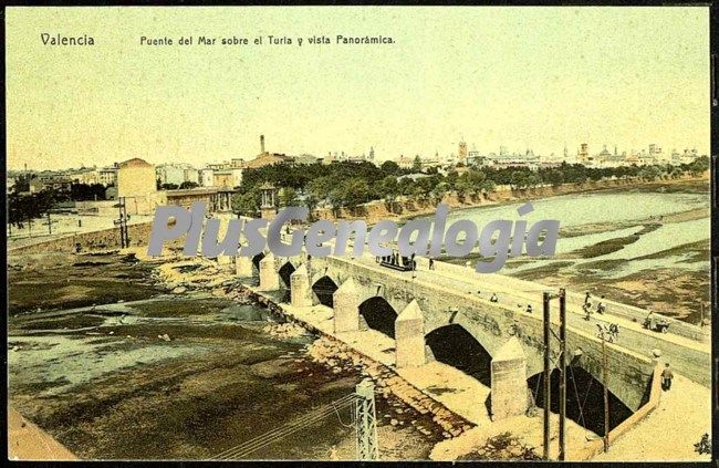 Puente del mar sobre el turia y vista panorámica de valencia