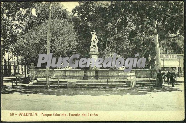 Fuente del tritón del parque glorieta de valencia