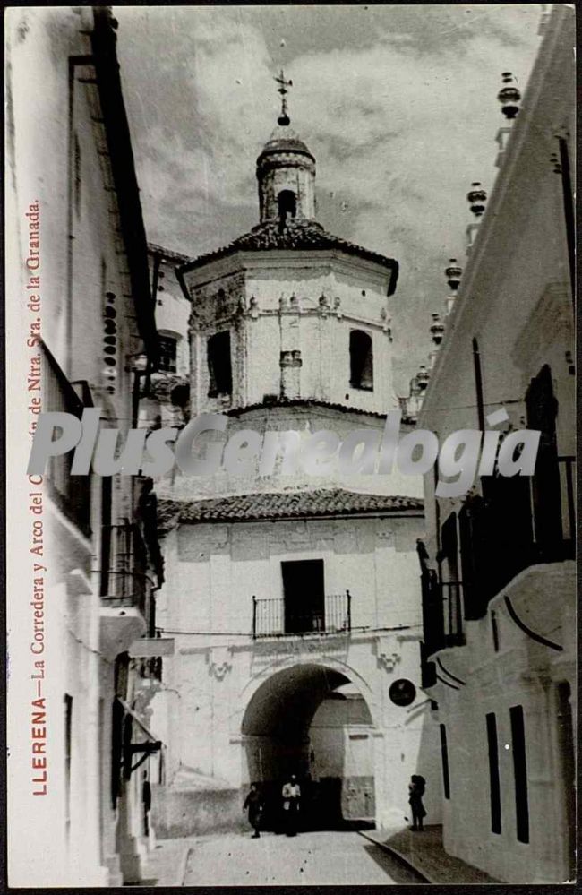 La corredera y arco, llerena (badajoz)