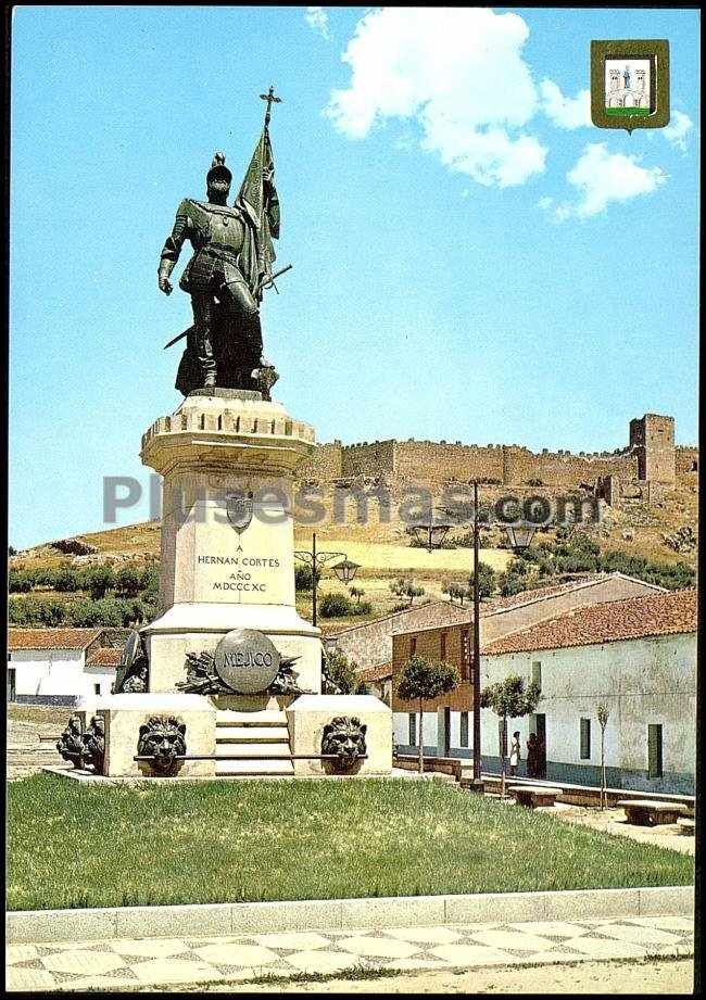 Monumento a hernán cortés en medellín (badajoz)