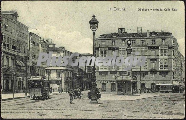 Obelisco y calle real