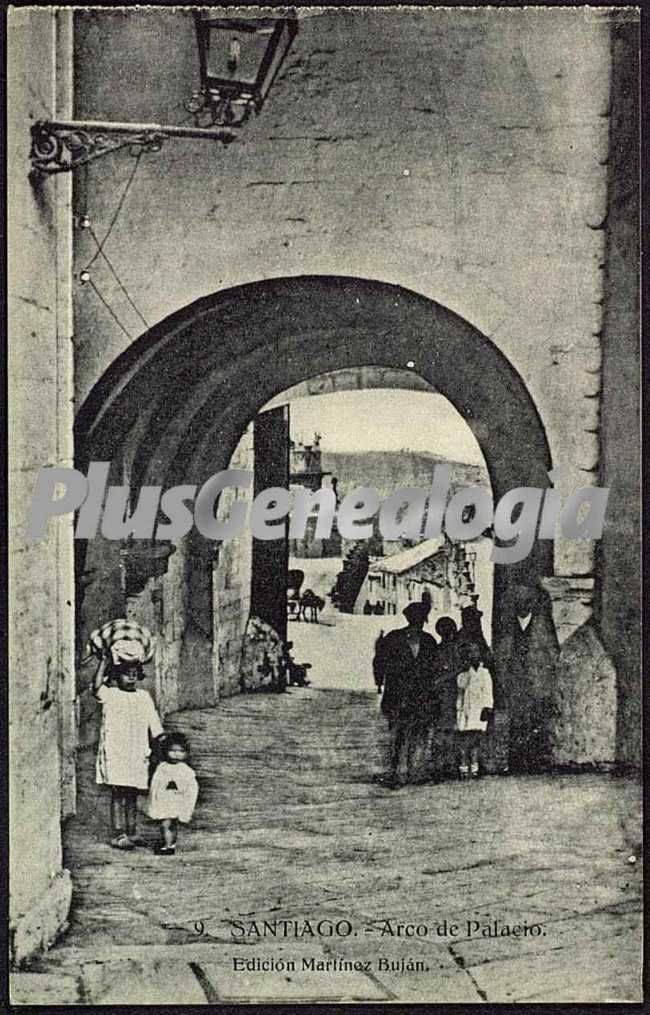 Arco de palacio de santiago de compostela