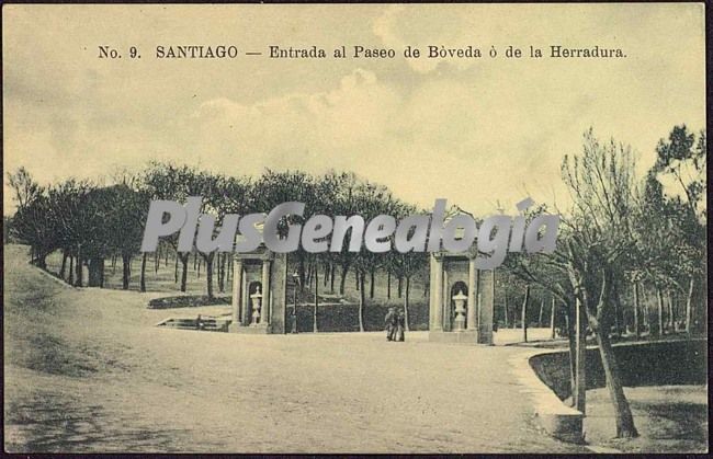 Entrada del paseo de bóveda ó de la herradura de santiago de compostela