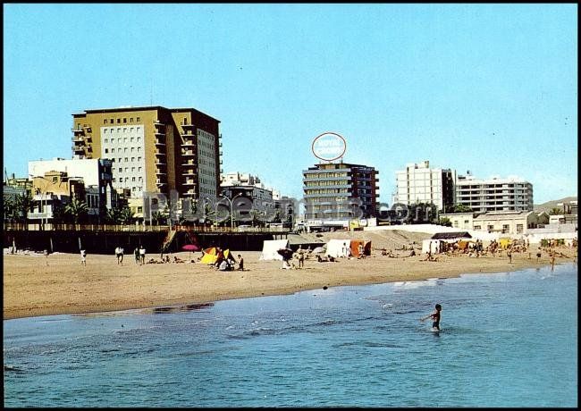 Playa de alcaravaneras y muelles puerto de la luz en las palmas de gran canaria