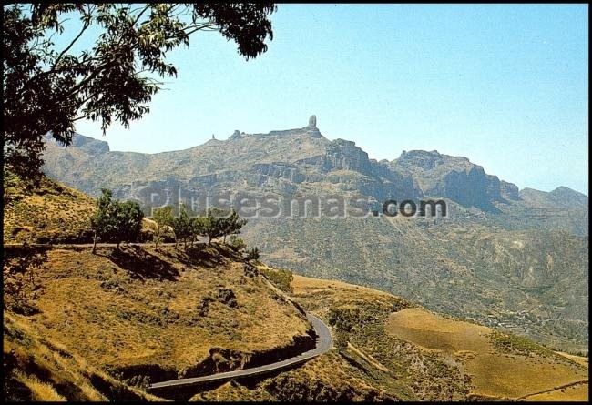 Roque nublo y betaiga al fondo en tejeda (las palmas)