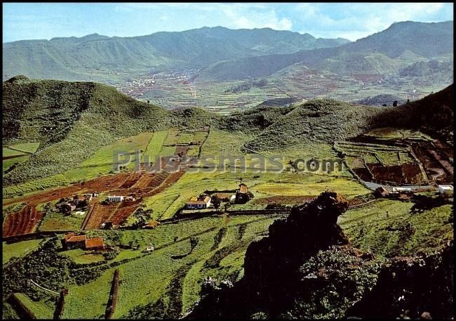 Vista general valle de guerra, al fondo tegueste (santa cruz de tenerife)