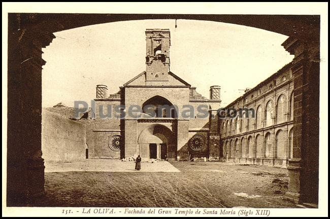 La oliva. fachada del gran templo de santa maria en carcastillo (navarra)