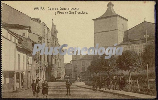 Calle del general lucuce y plaza de san francisco, avilés (asturias)