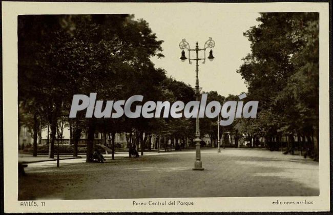 Paseo central del parque, avilés (asturias)