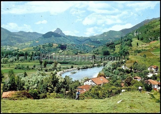 Panes, panorámica del valle bajo y pico peñamellera (asturias)