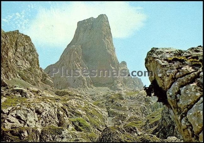 Naranjo de bulnes desde camburero en los picos de europa (asturias)