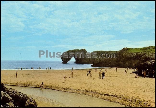 Playa la huelga en villahormes de llanes (asturias)