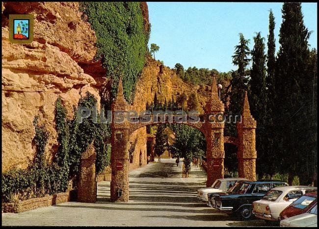 Entrada al santuario virgen de la esperanza en calasparra (murcia)