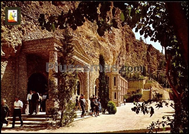 Entrada al santuario de calasparra (murcia)