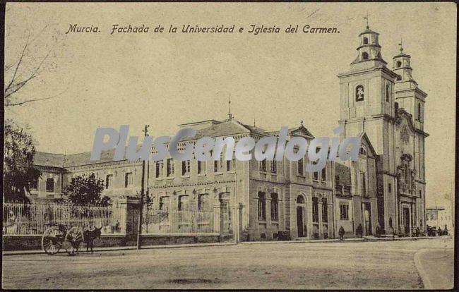 Fachada de la universidad e iglesia del carmen, murcia