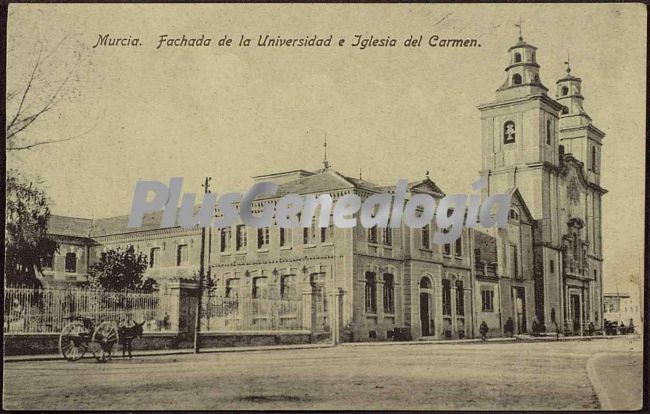 Fachada de la universidad e iglesia del carmen, murcia